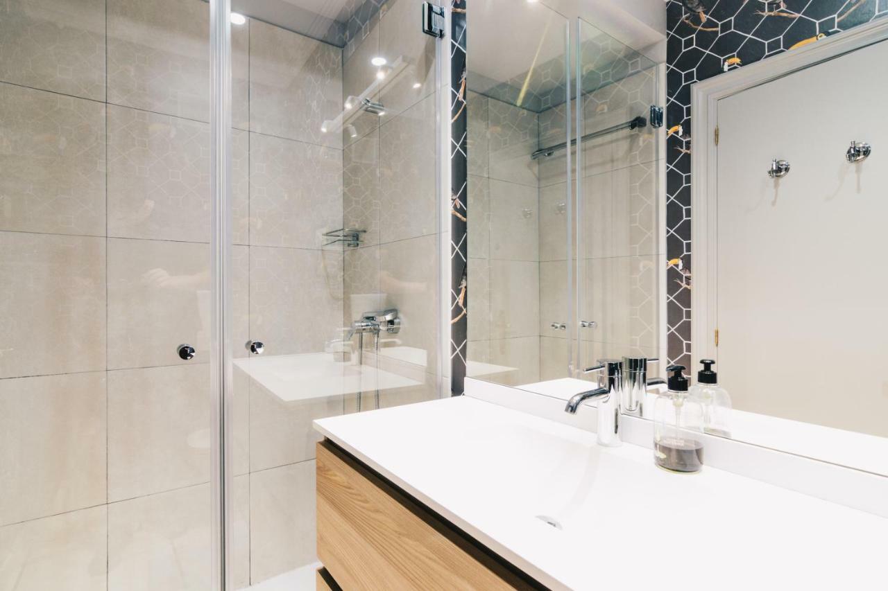 Gran Via Apartment By People Rentals Bilbao Bagian luar foto